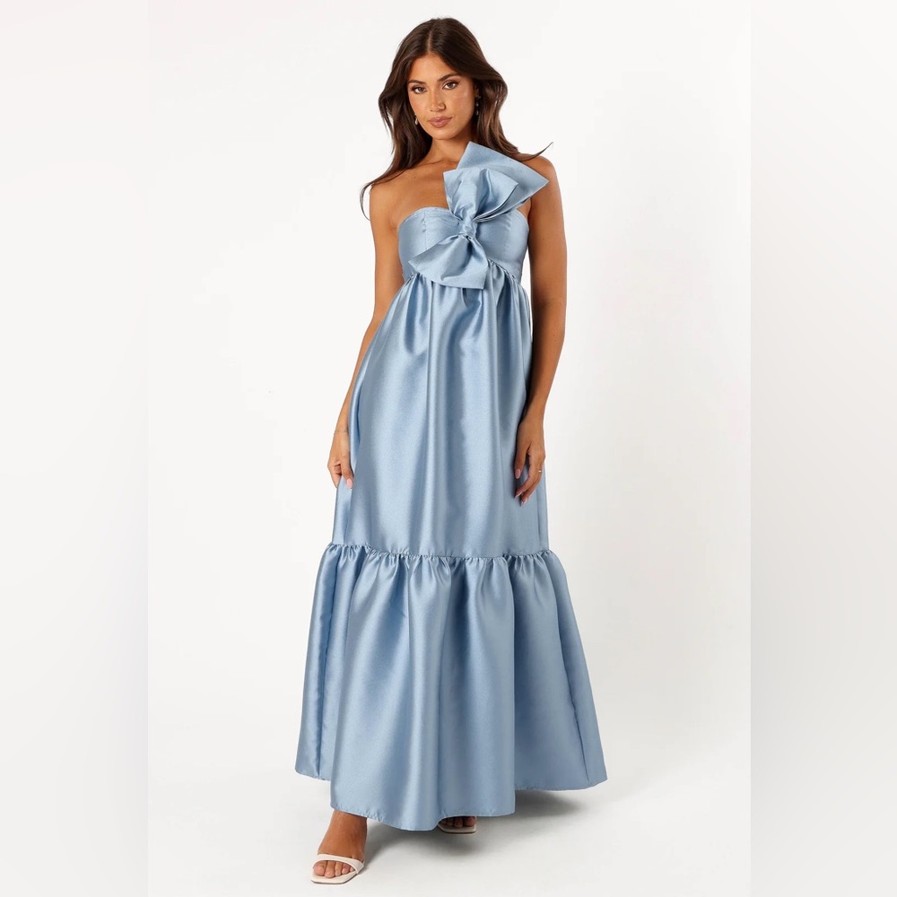 Elegant Blue Strapless Dress